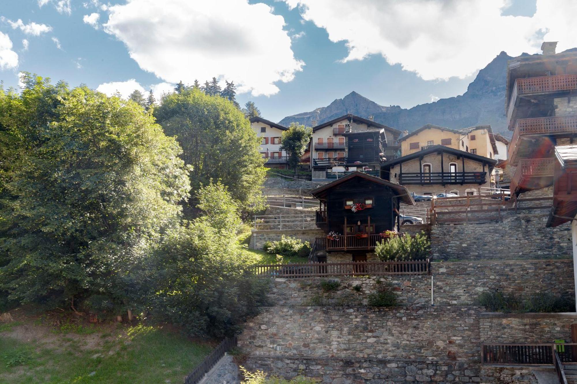 Hellochalet - Maison Paquier - Family Ski Holiday In The Resort Center Valtournenche Ngoại thất bức ảnh