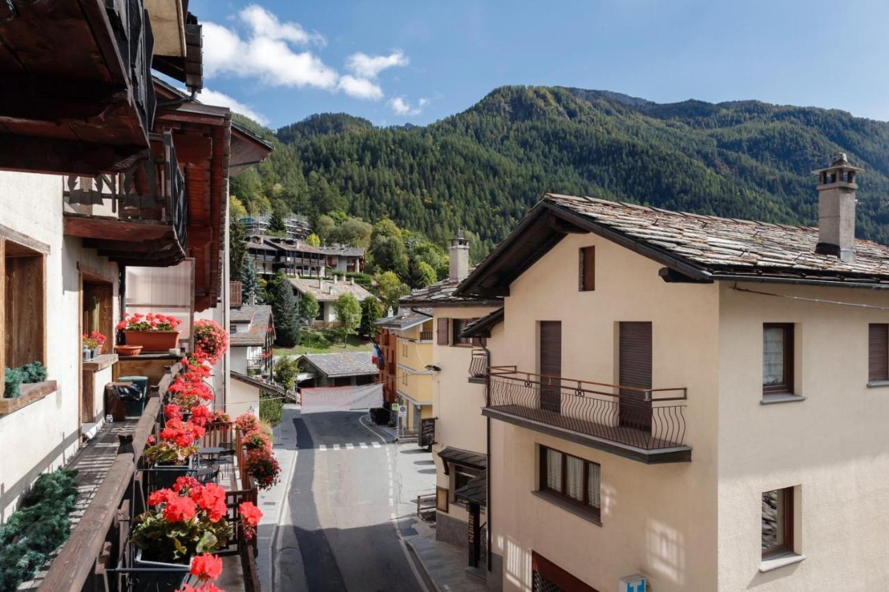 Hellochalet - Maison Paquier - Family Ski Holiday In The Resort Center Valtournenche Ngoại thất bức ảnh